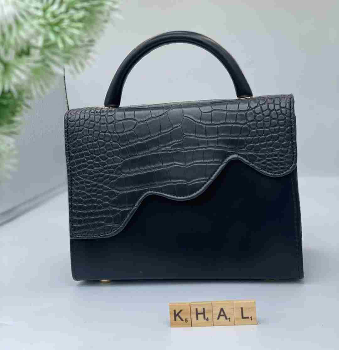 Classy Handbag for Ladies