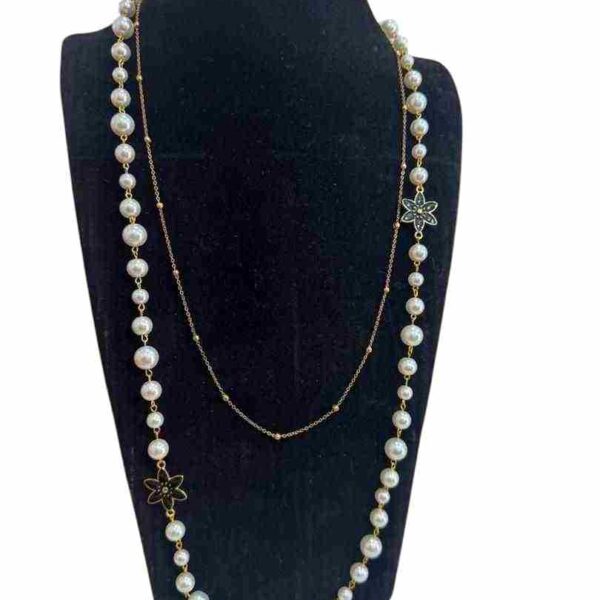 Dropping Pearl Necklace