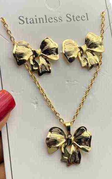 Beautiful Neck set For Elegant Women