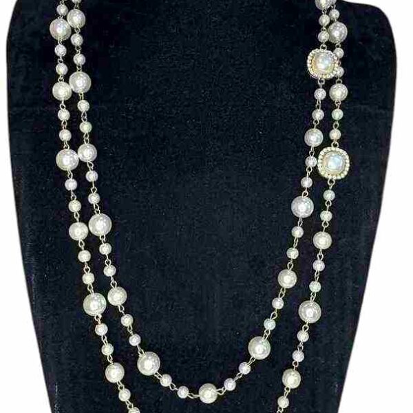 Dropping Pearl Necklace