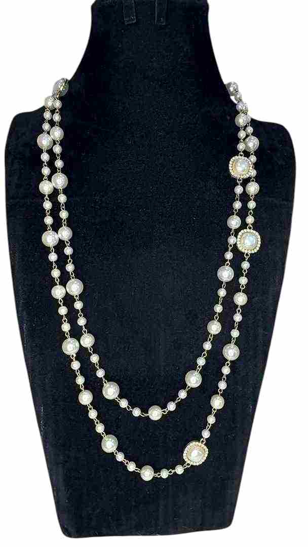 Dropping Pearl Necklace